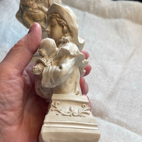 Virgin Mary and Joseph each holding baby Jesus. Winged Angel series. K’s collect - Picture 4 of 13